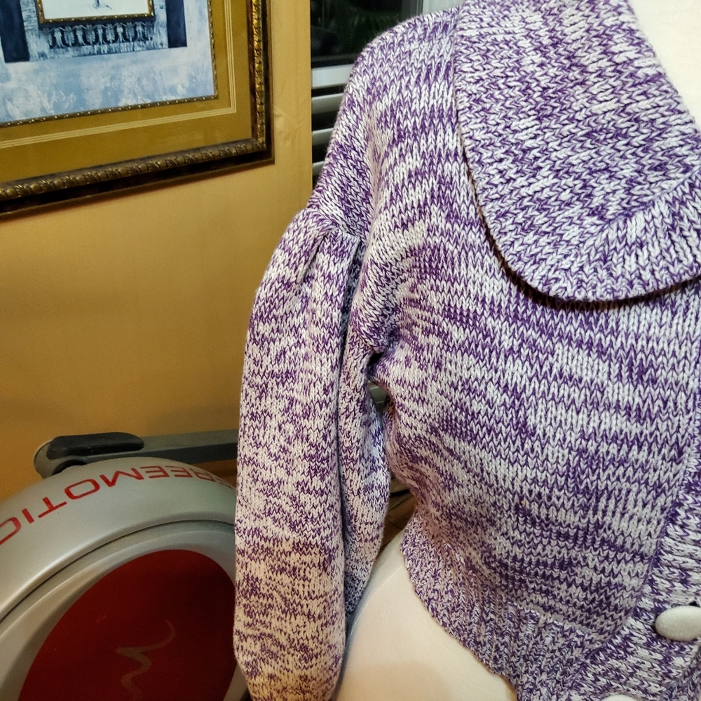 Glamorous Purple Cropped Cardigan with Peter Pan Collar - Picture 3 of 9